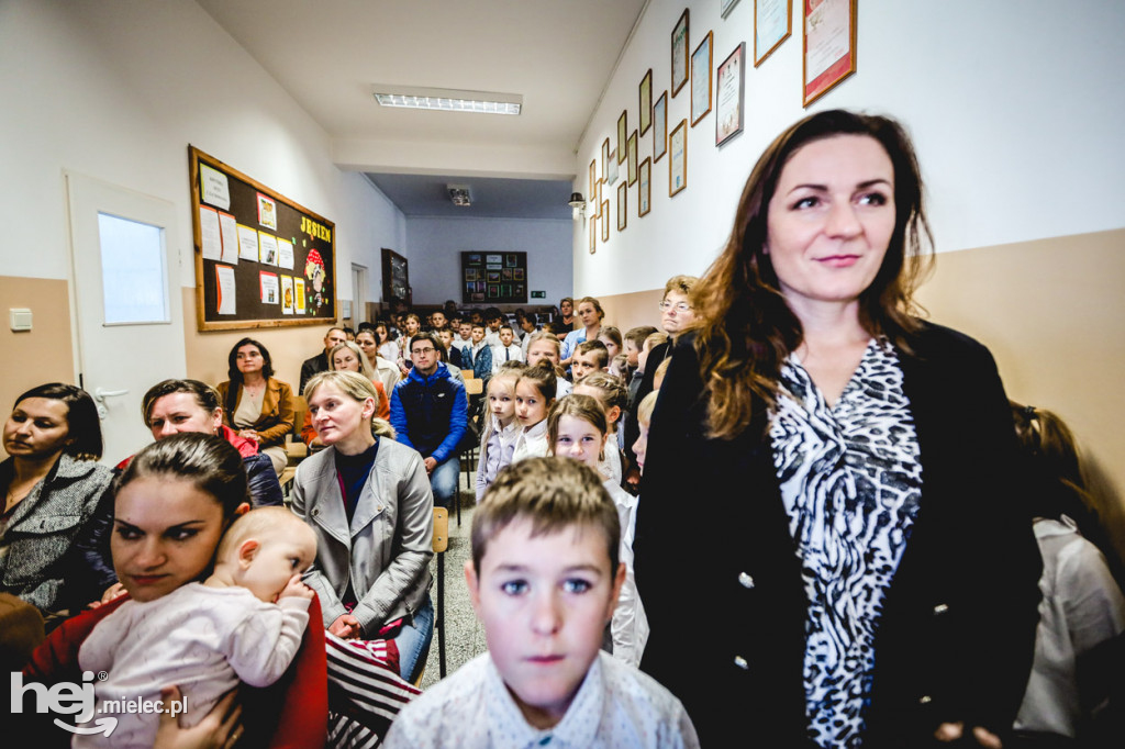 Mural kard. Stefana Wyszyńskiego w Partyni