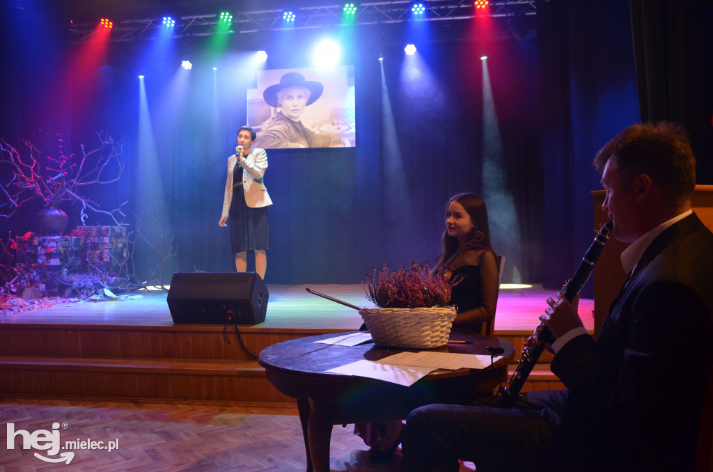 Koncert „Zakwitły Jabłonie”