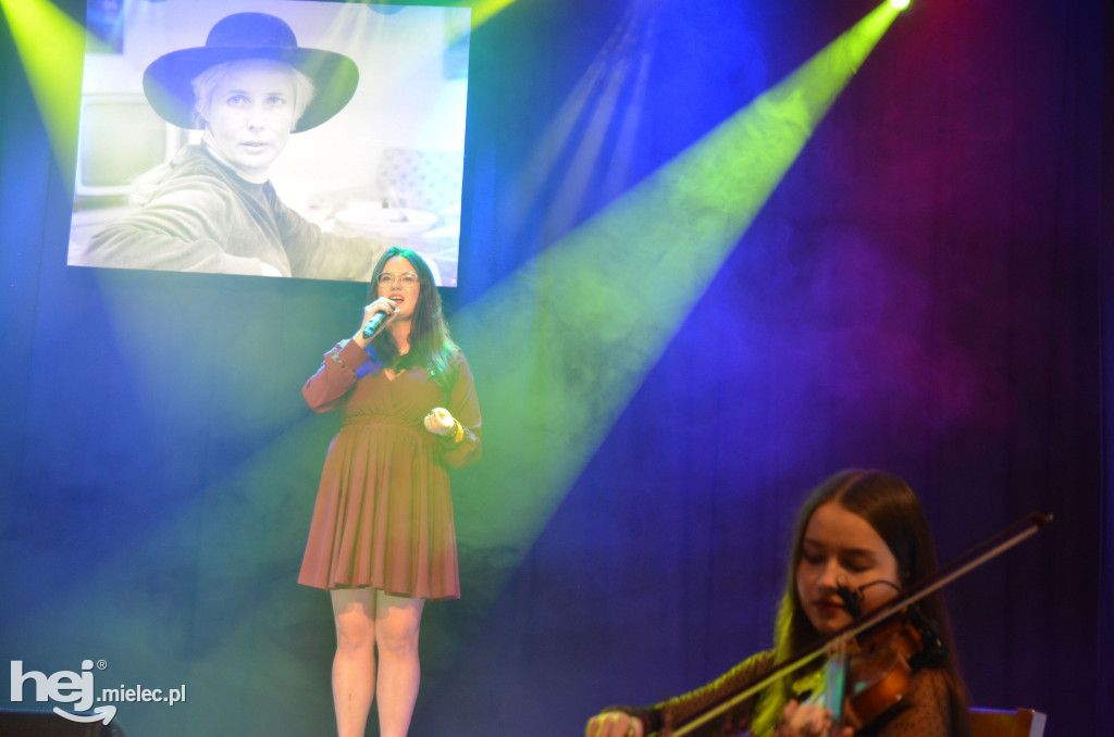 Koncert „Zakwitły Jabłonie”