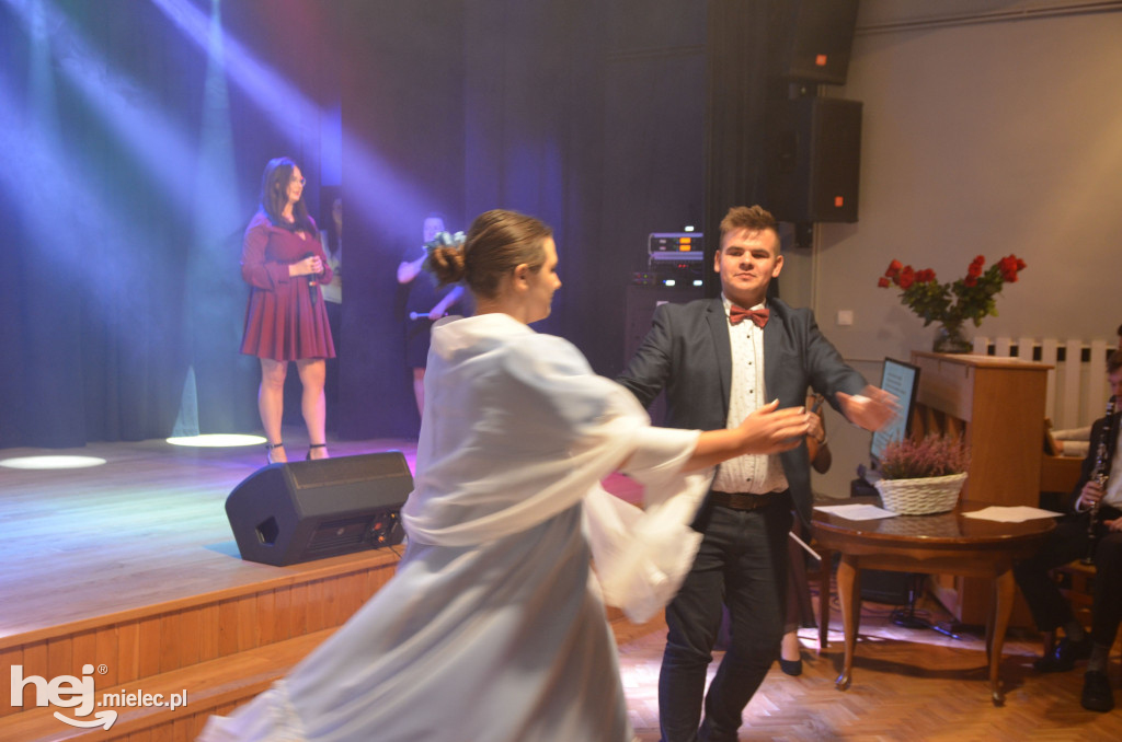Koncert „Zakwitły Jabłonie”