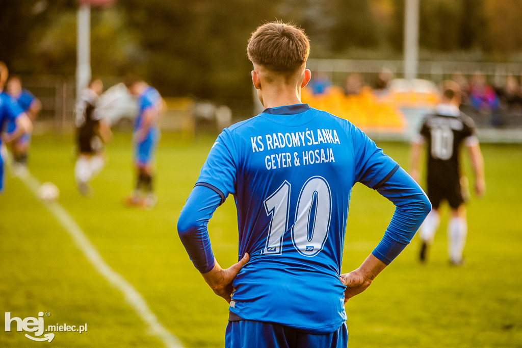 Czarni Trześń  -  Radomyślanka Radomyśl Wielki	