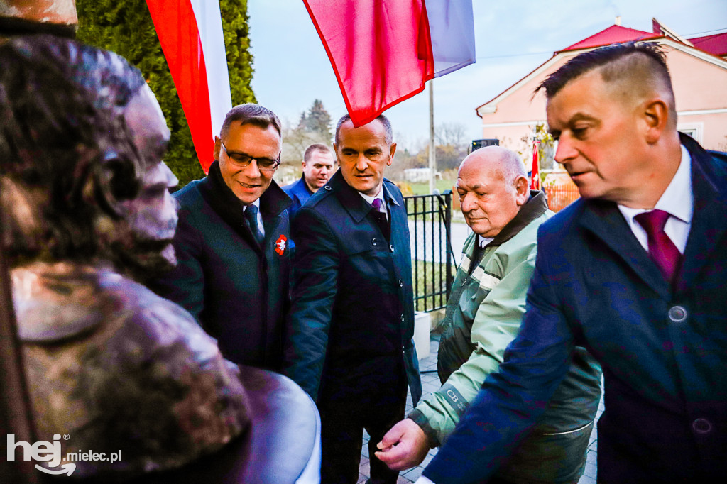 Świętowali niepodległość w miejscu urodzenia Łukasiewicza