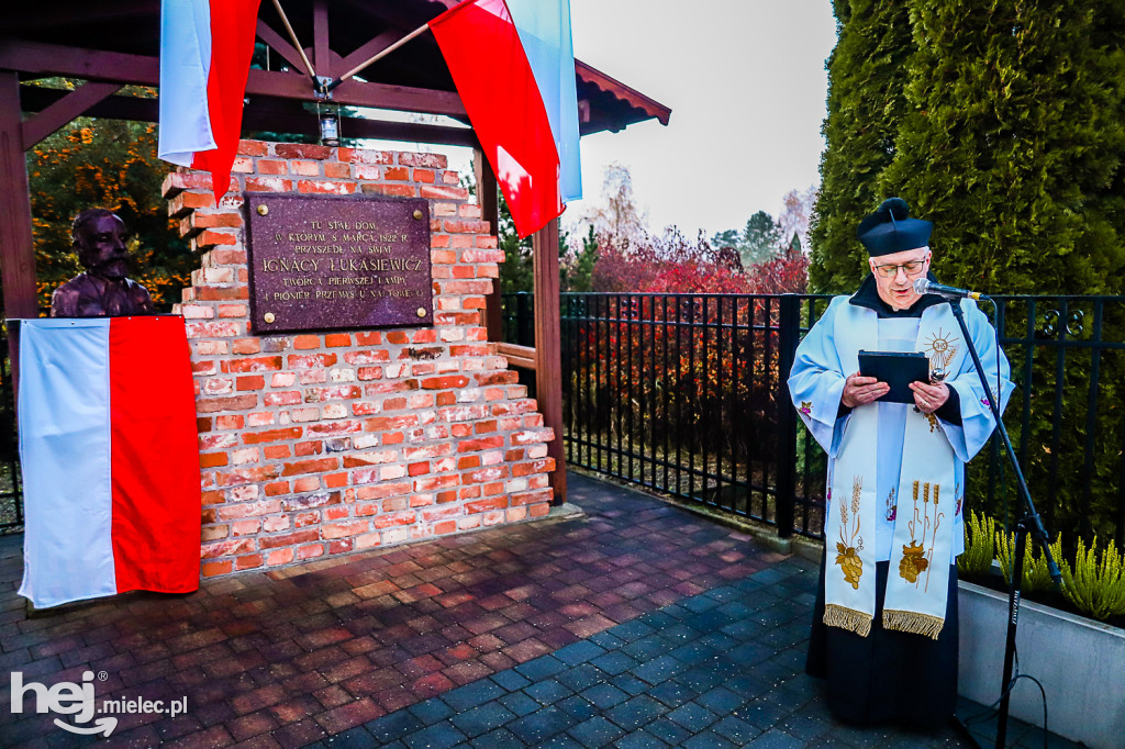 Świętowali niepodległość w miejscu urodzenia Łukasiewicza