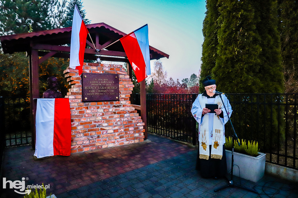 Świętowali niepodległość w miejscu urodzenia Łukasiewicza