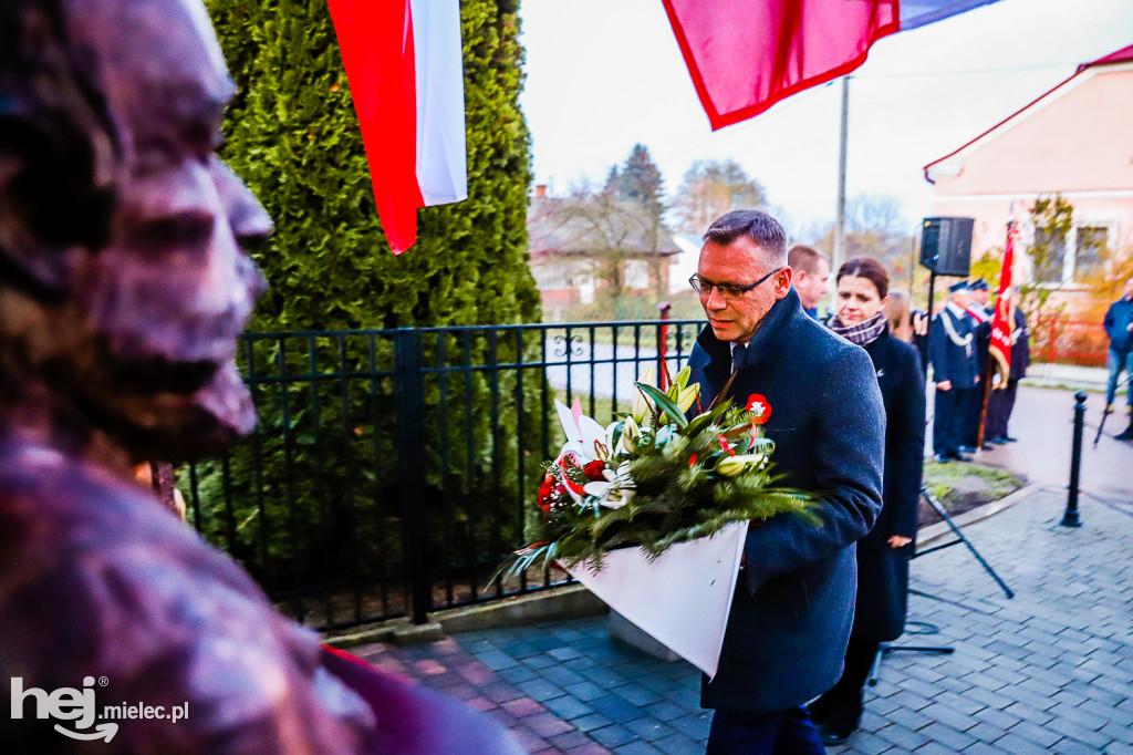 Świętowali niepodległość w miejscu urodzenia Łukasiewicza
