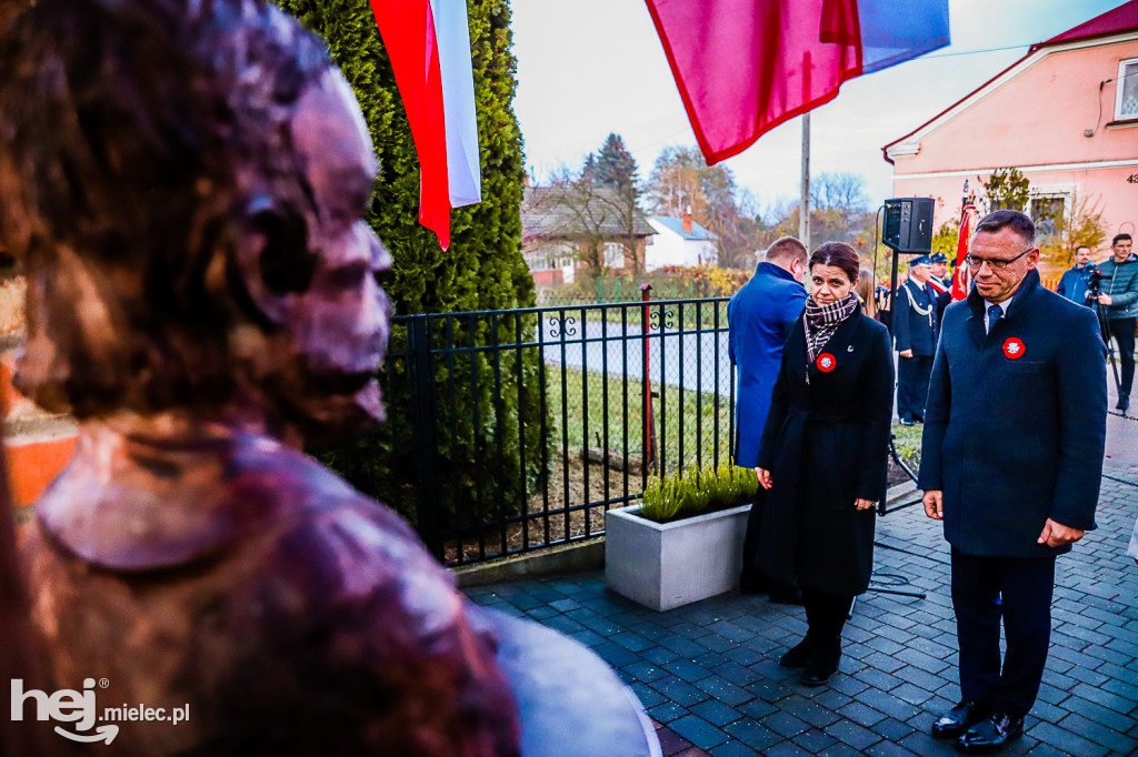 Świętowali niepodległość w miejscu urodzenia Łukasiewicza