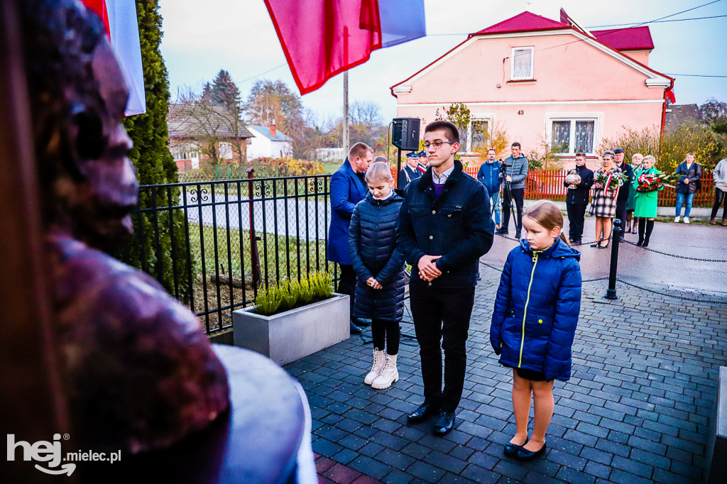Świętowali niepodległość w miejscu urodzenia Łukasiewicza