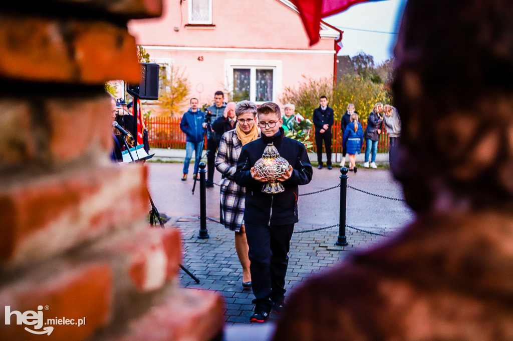 Świętowali niepodległość w miejscu urodzenia Łukasiewicza