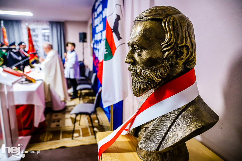 Świętowali niepodległość w miejscu urodzenia Łukasiewicza