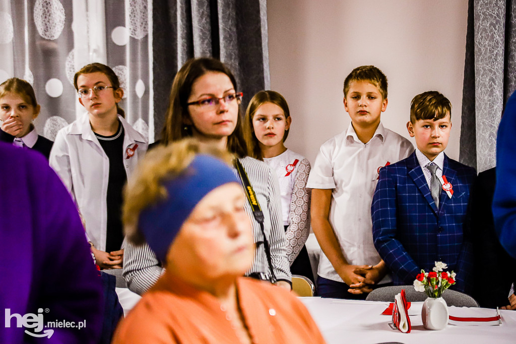Świętowali niepodległość w miejscu urodzenia Łukasiewicza