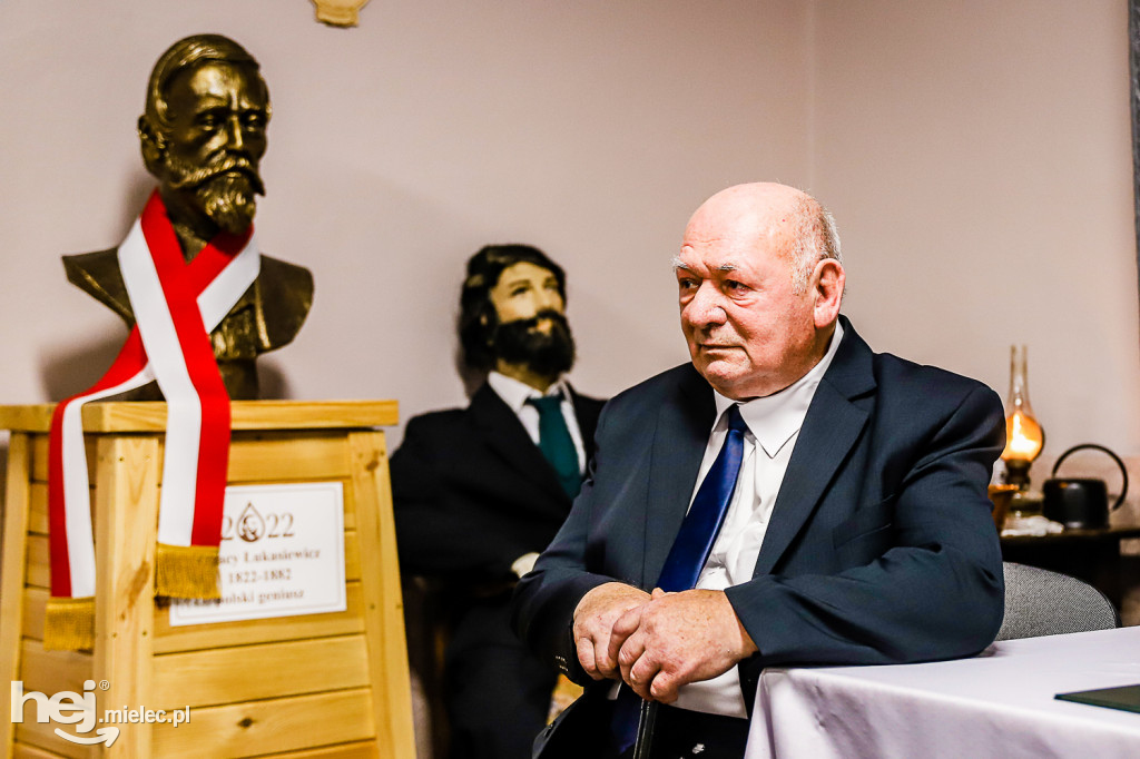 Świętowali niepodległość w miejscu urodzenia Łukasiewicza