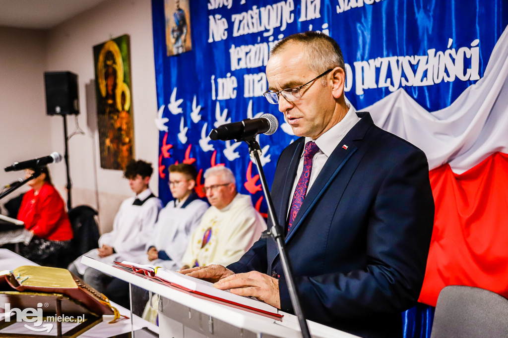 Świętowali niepodległość w miejscu urodzenia Łukasiewicza