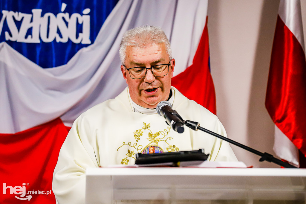 Świętowali niepodległość w miejscu urodzenia Łukasiewicza