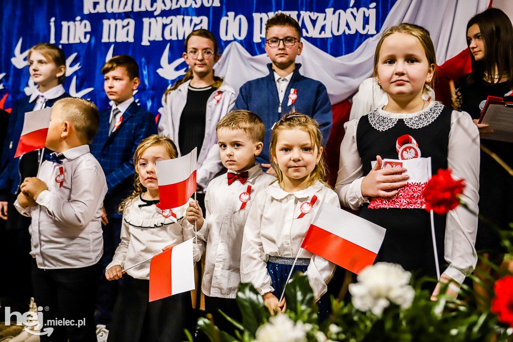 Świętowali niepodległość w miejscu urodzenia Łukasiewicza