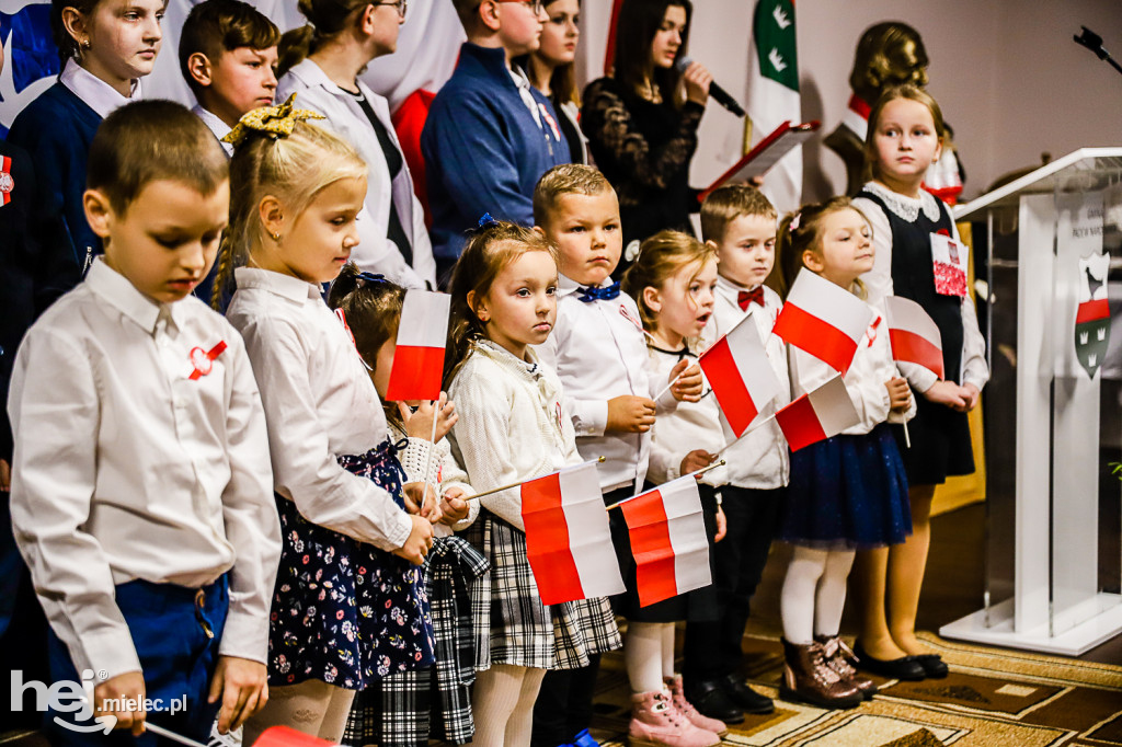 Świętowali niepodległość w miejscu urodzenia Łukasiewicza