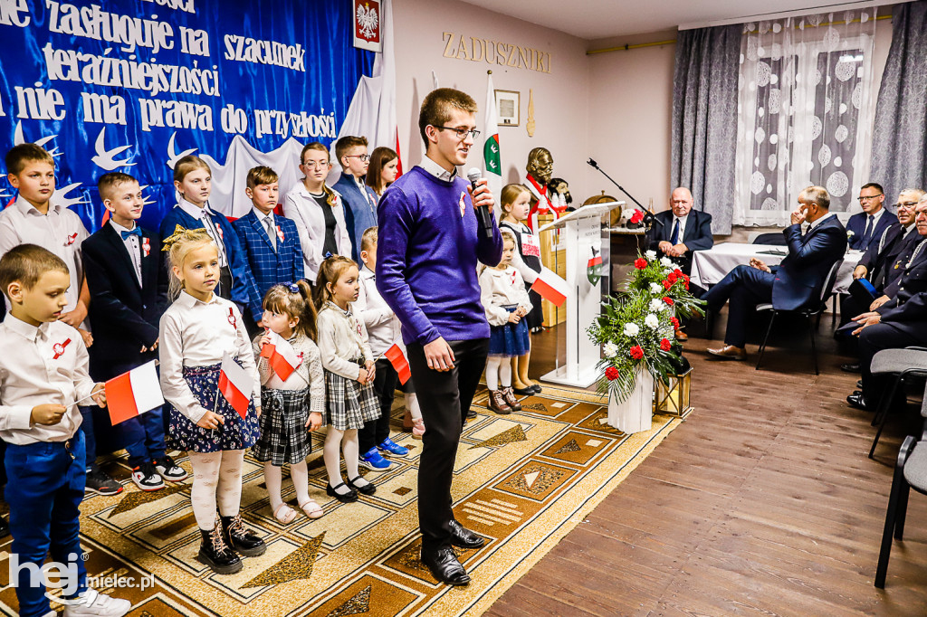 Świętowali niepodległość w miejscu urodzenia Łukasiewicza