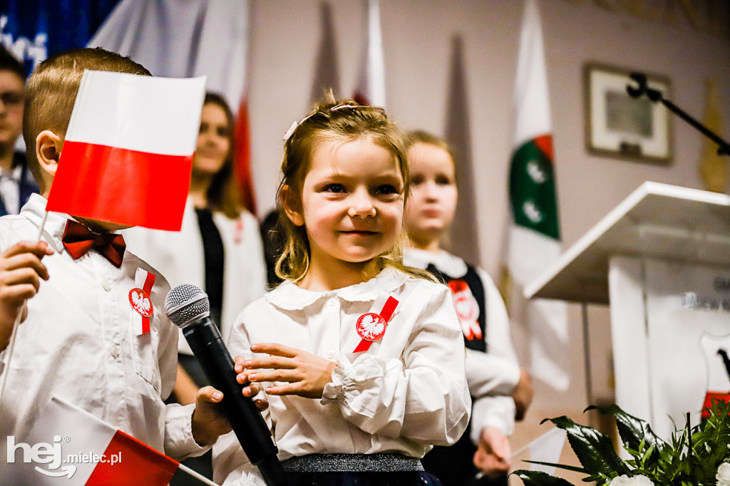 Świętowali niepodległość w miejscu urodzenia Łukasiewicza
