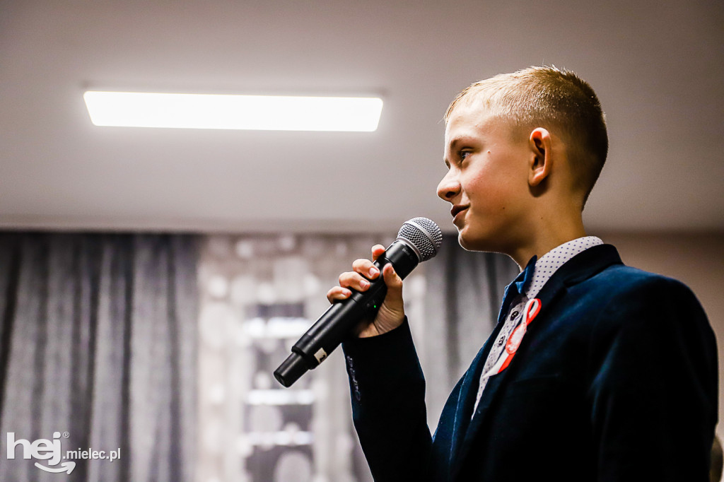 Świętowali niepodległość w miejscu urodzenia Łukasiewicza
