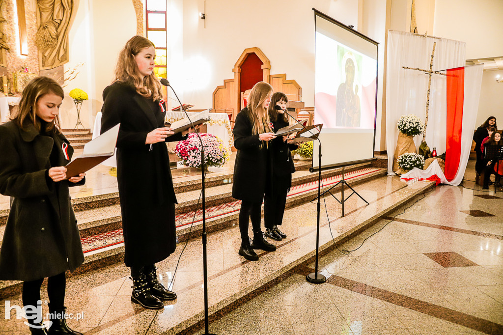 Patriotyczna i dobroczynna niedziela w Rzochowie