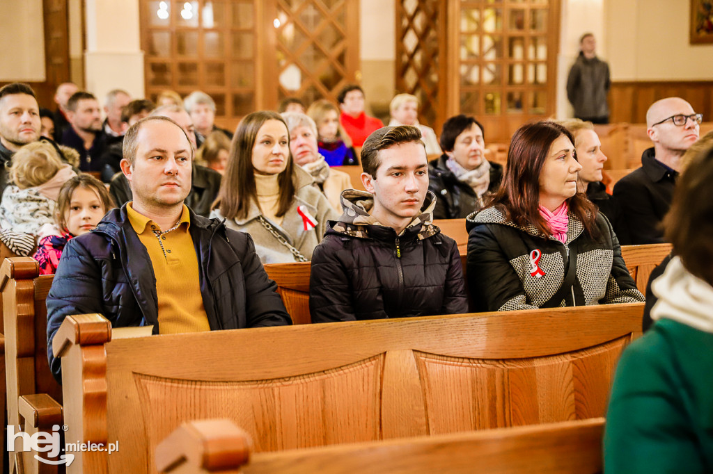 Patriotyczna i dobroczynna niedziela w Rzochowie