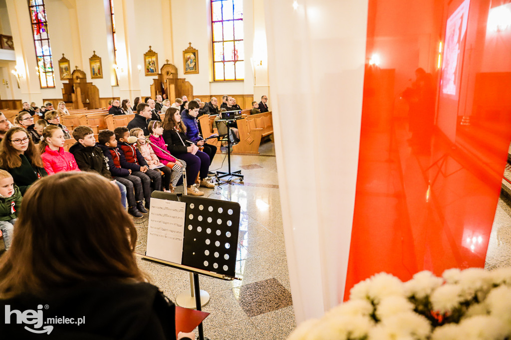 Patriotyczna i dobroczynna niedziela w Rzochowie