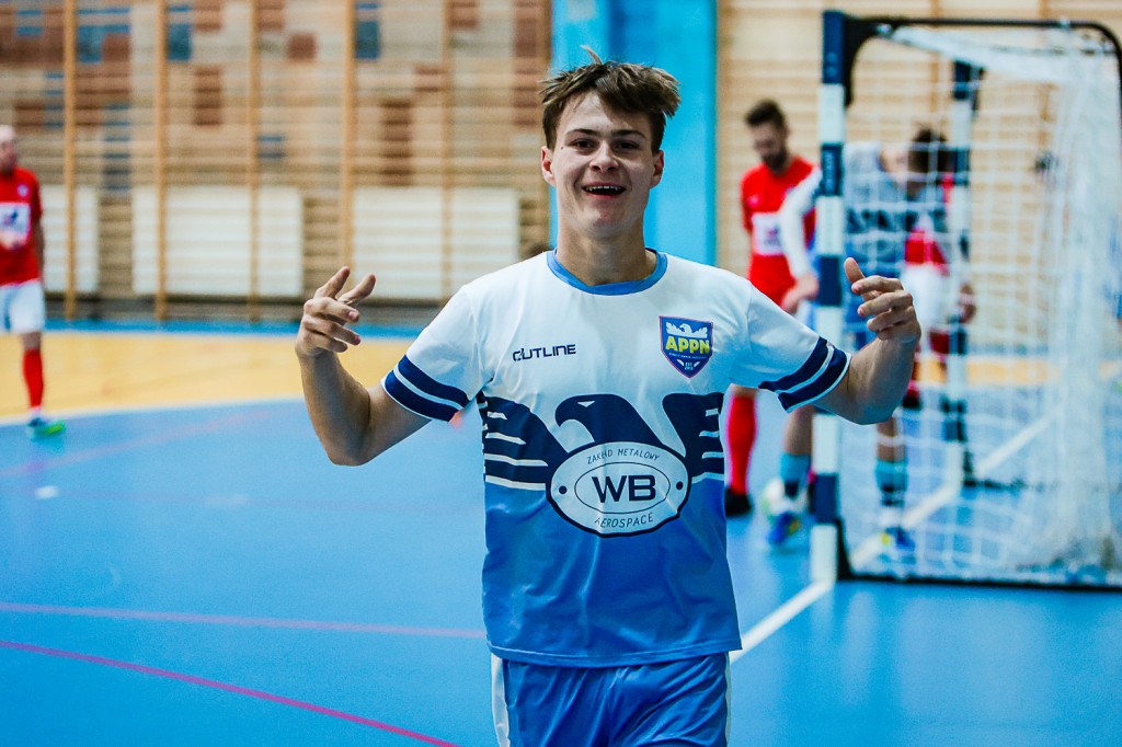 KF STAL MIELEC – WISŁA OPATOWIEC