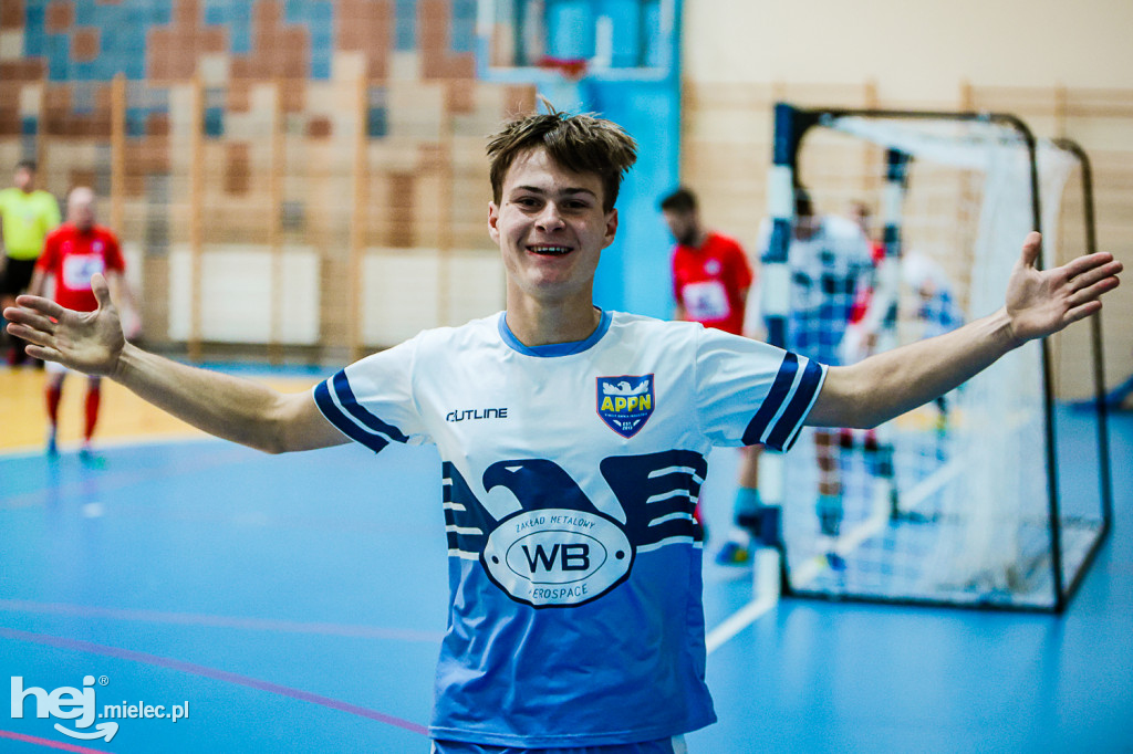 KF STAL MIELEC – WISŁA OPATOWIEC
