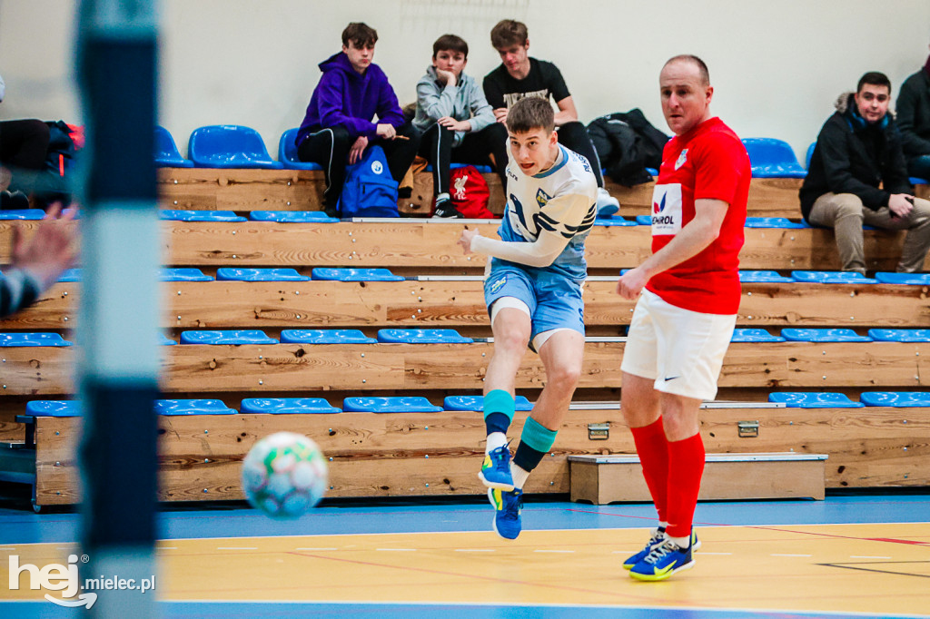 KF STAL MIELEC – WISŁA OPATOWIEC
