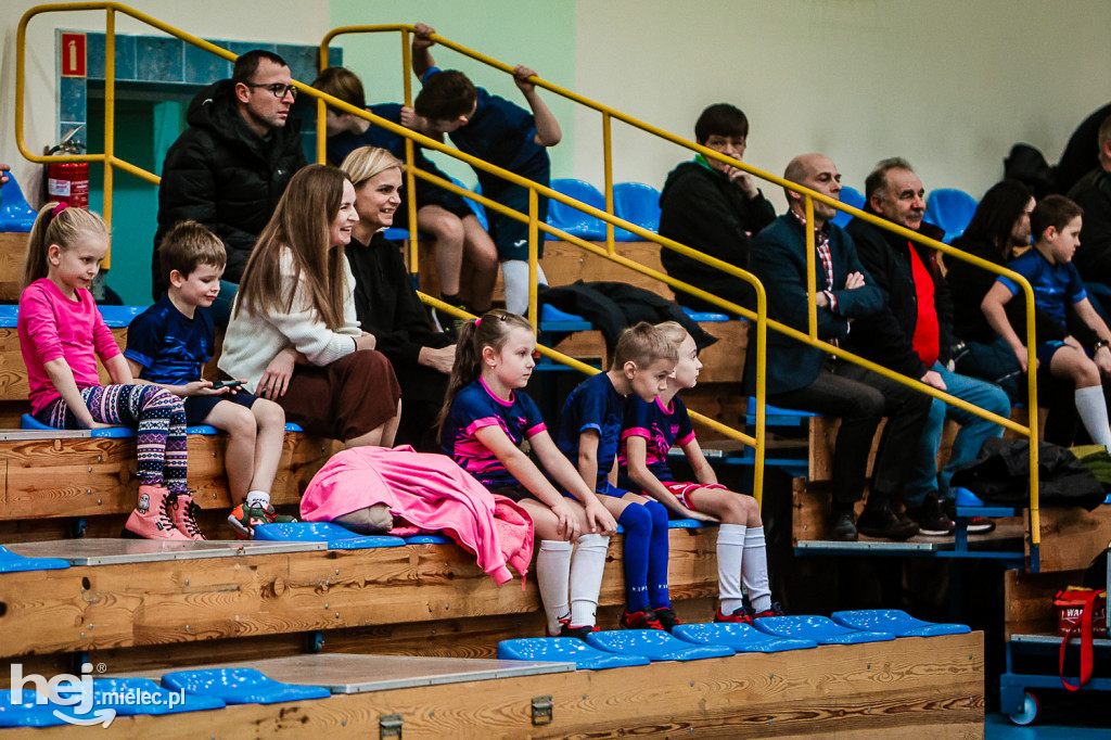 KF STAL MIELEC – WISŁA OPATOWIEC