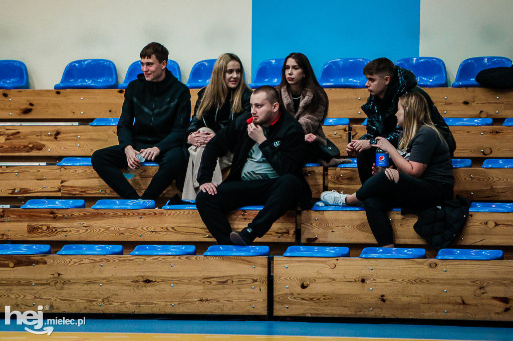 KF STAL MIELEC – WISŁA OPATOWIEC
