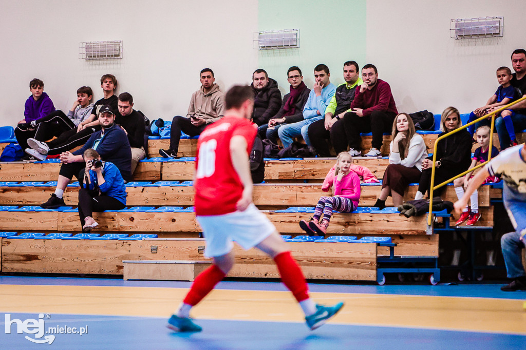 KF STAL MIELEC – WISŁA OPATOWIEC
