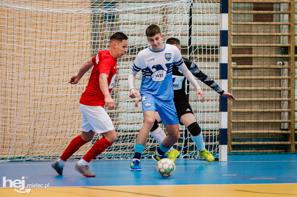 KF STAL MIELEC – WISŁA OPATOWIEC