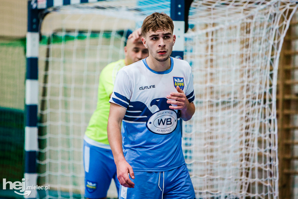 KF STAL MIELEC – WISŁA OPATOWIEC