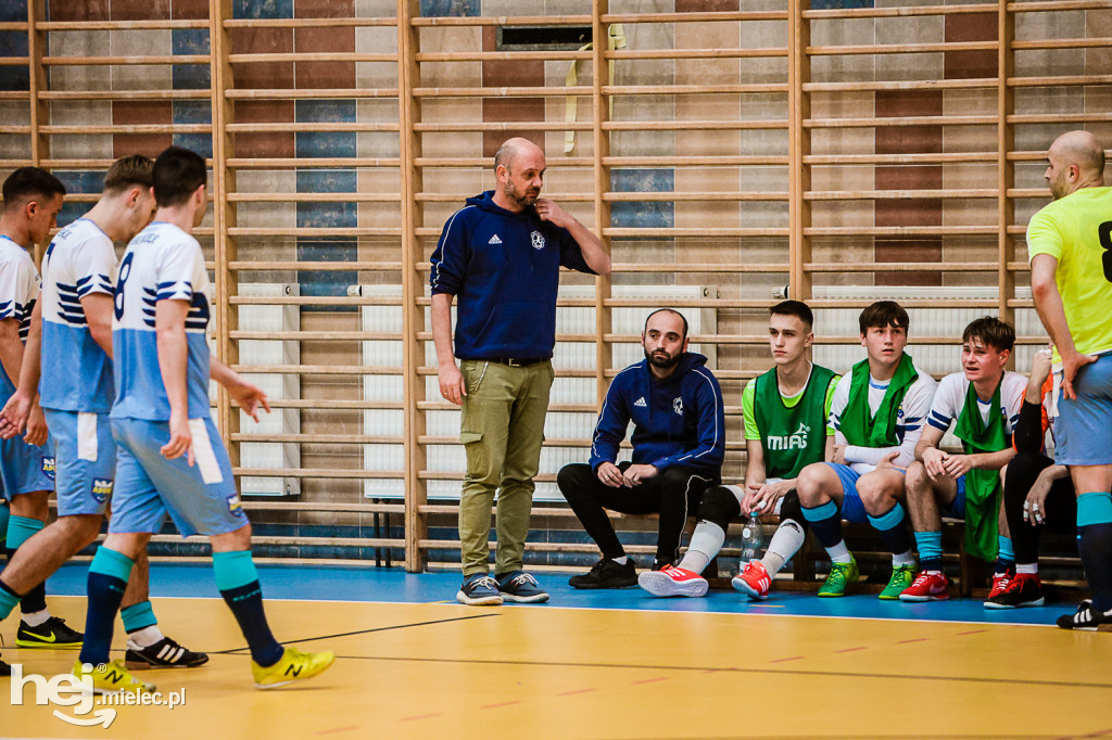 KF STAL MIELEC – WISŁA OPATOWIEC