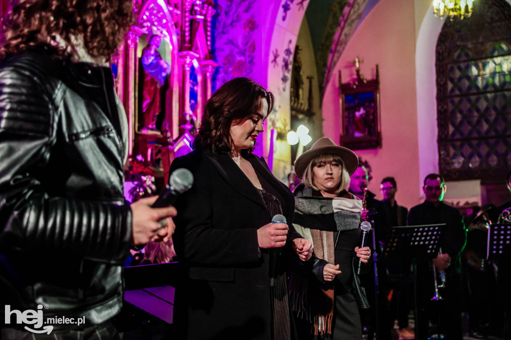 Głośne i barwne kolędowanie w Przecławiu