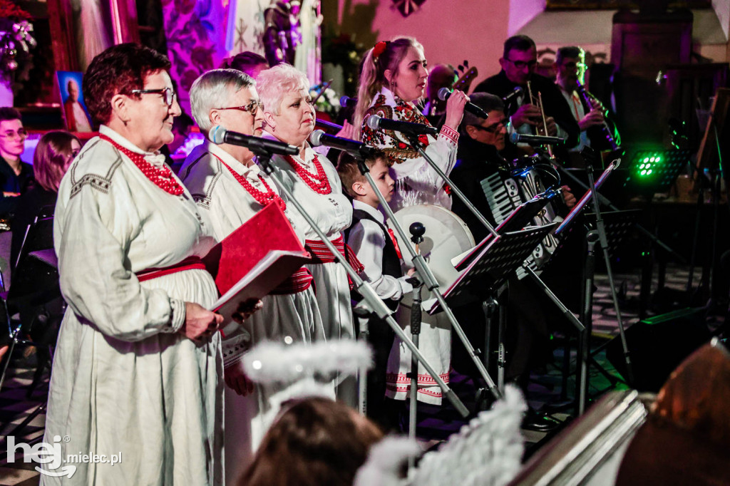 Głośne i barwne kolędowanie w Przecławiu