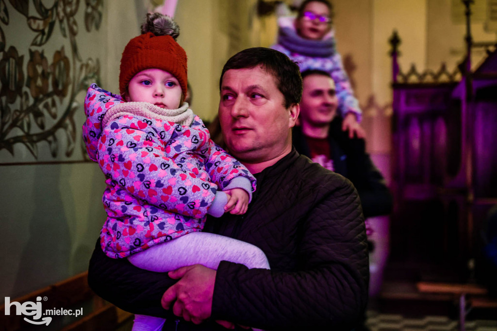 Głośne i barwne kolędowanie w Przecławiu