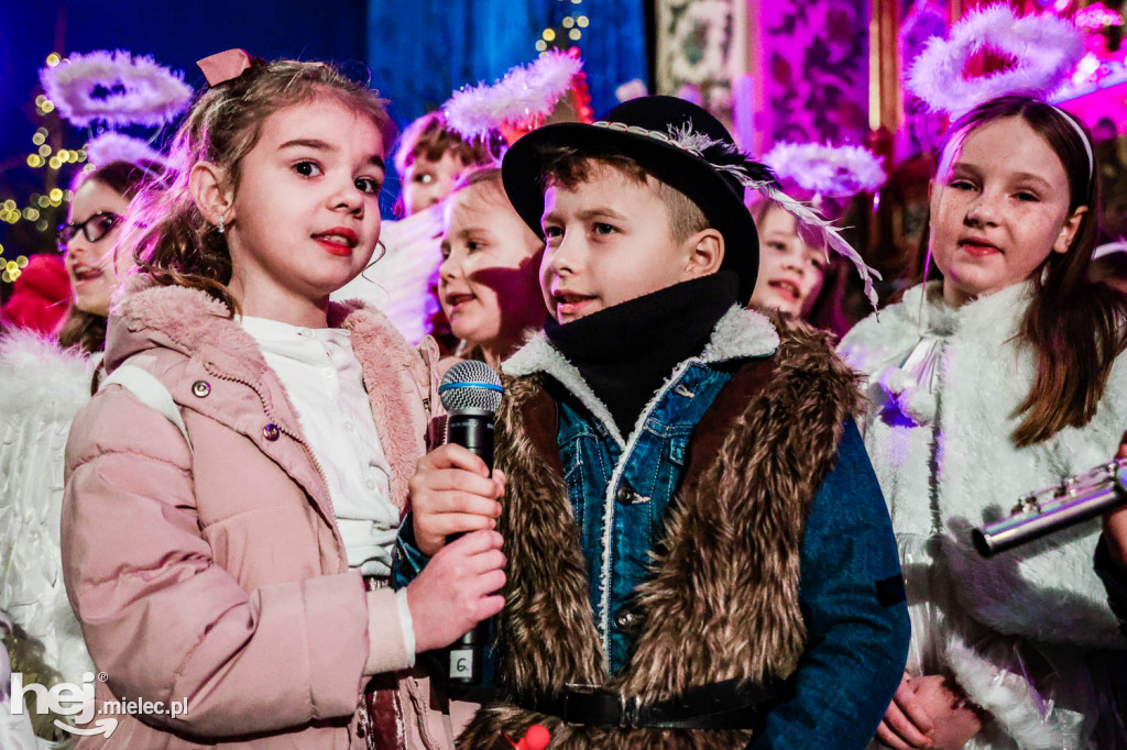 Głośne i barwne kolędowanie w Przecławiu