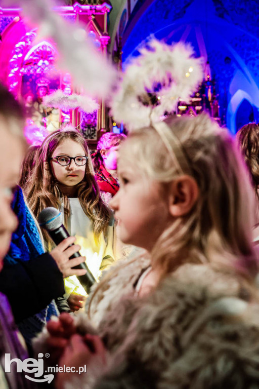 Głośne i barwne kolędowanie w Przecławiu