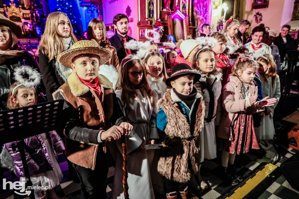 Głośne i barwne kolędowanie w Przecławiu