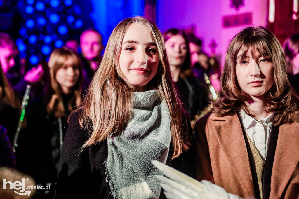 Głośne i barwne kolędowanie w Przecławiu