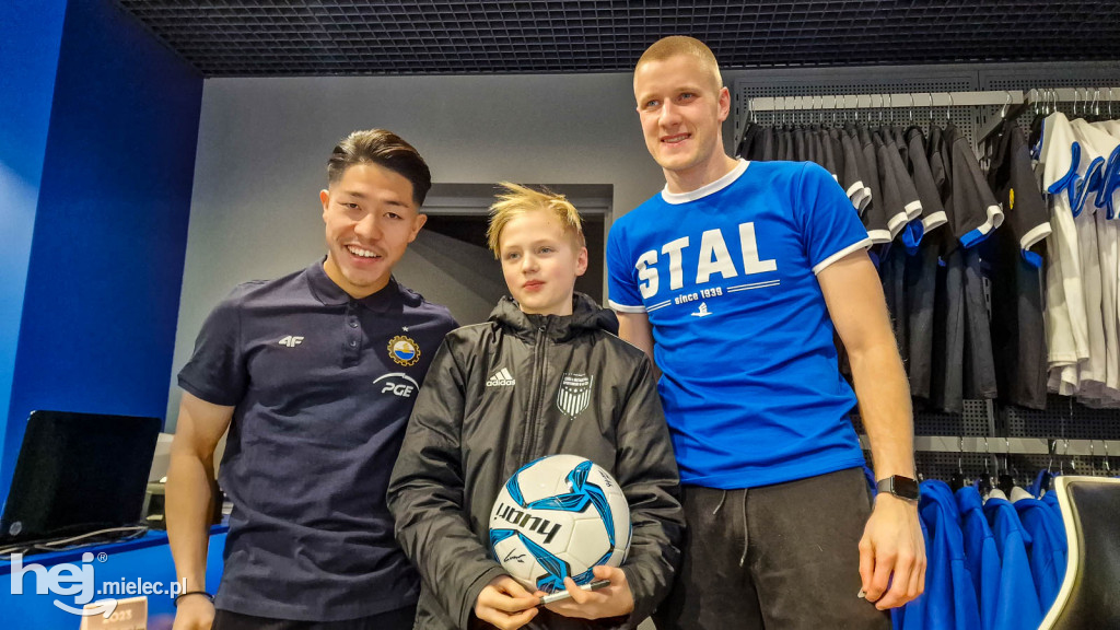 Koki Hinokio i Bartosz Mrozek w Sklepie Stali