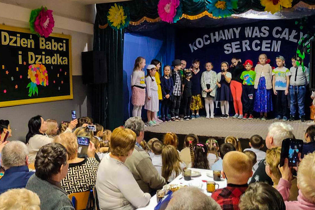 Dzień Seniora w Szkole Podstawowej w Brniu Osuchowskim