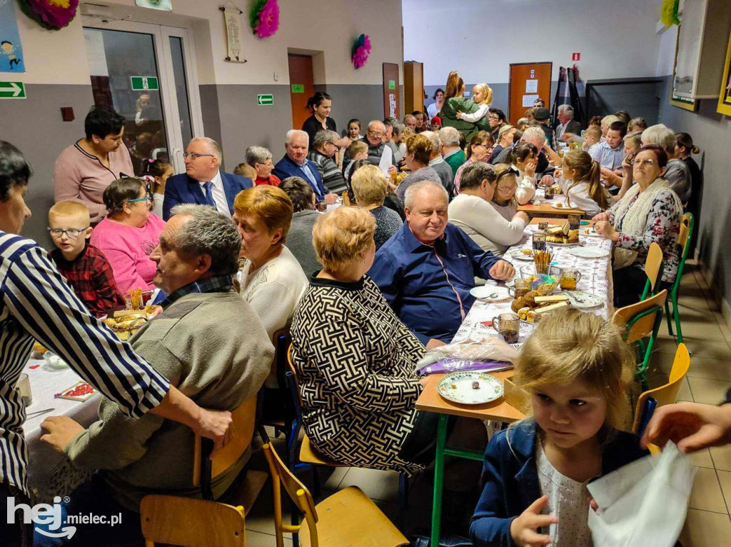 Dzień Seniora w Szkole Podstawowej w Brniu Osuchowskim