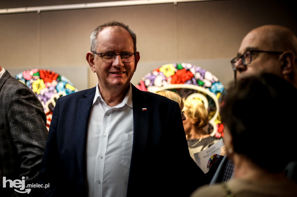 Wystawa malarstwa Maćka Wieczerzaka