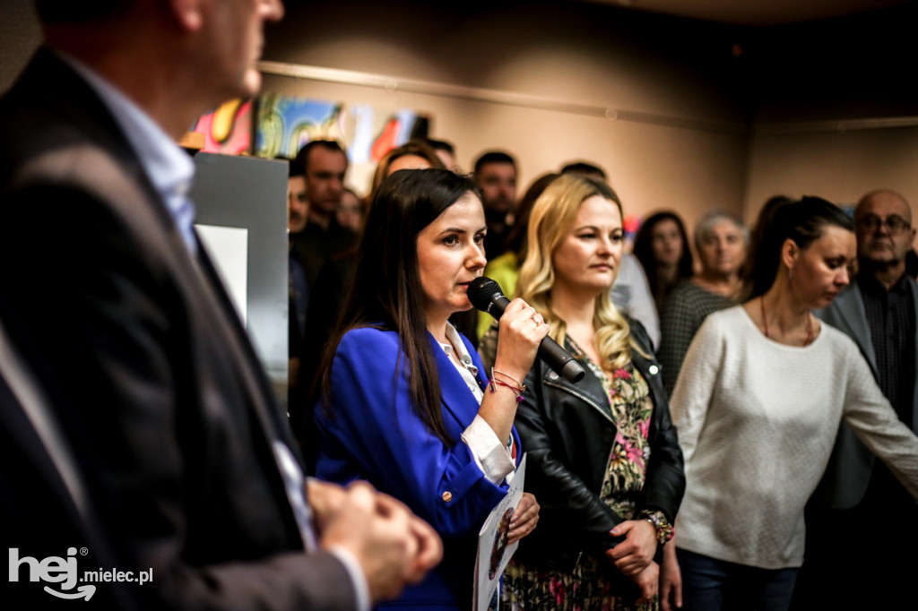 Wystawa malarstwa Maćka Wieczerzaka