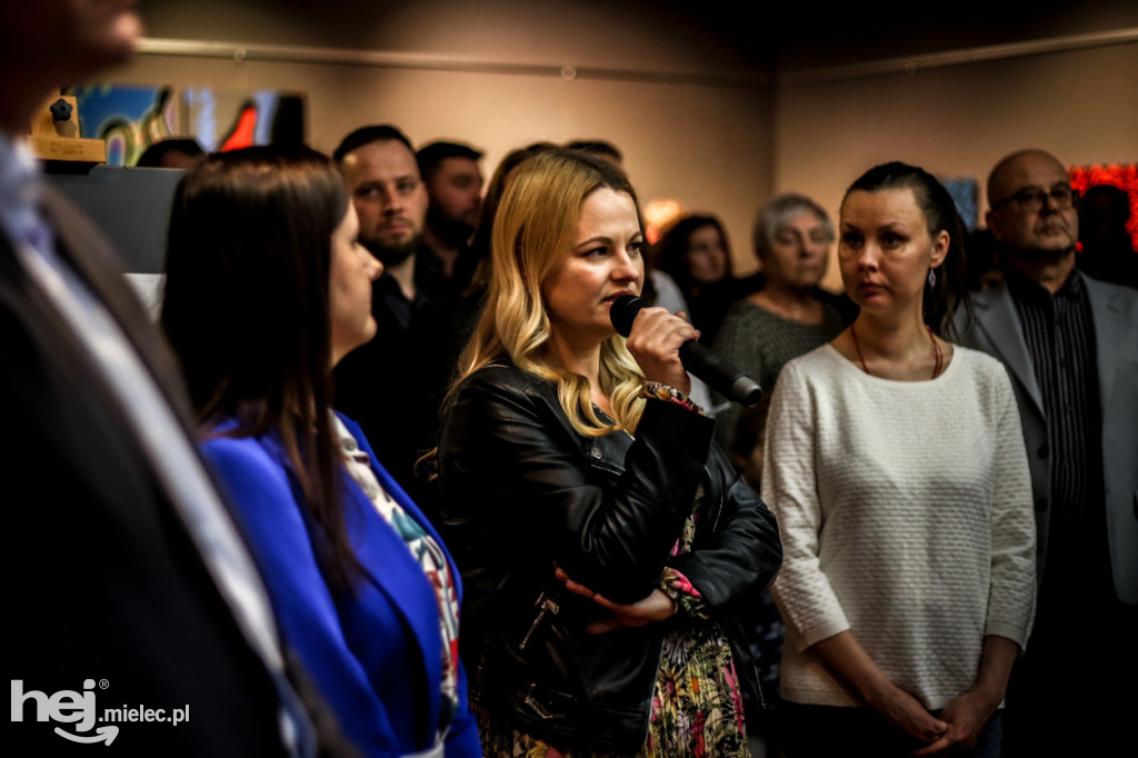 Wystawa malarstwa Maćka Wieczerzaka
