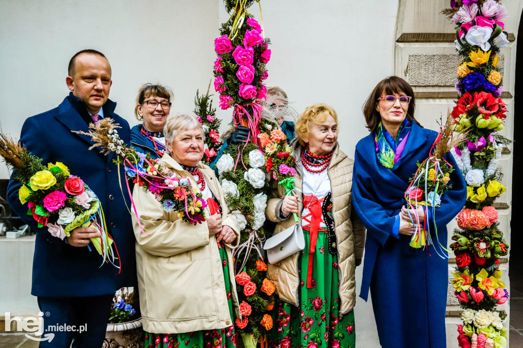 Kolorowa Wielkanoc z Zamkiem Baranów