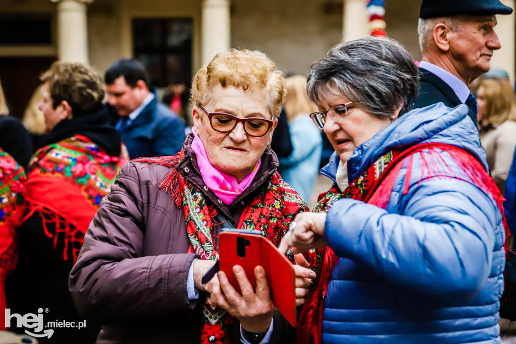 Kolorowa Wielkanoc z Zamkiem Baranów
