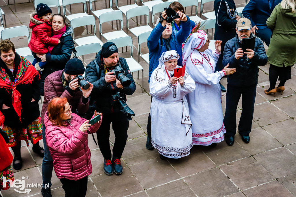 Kolorowa Wielkanoc z Zamkiem Baranów